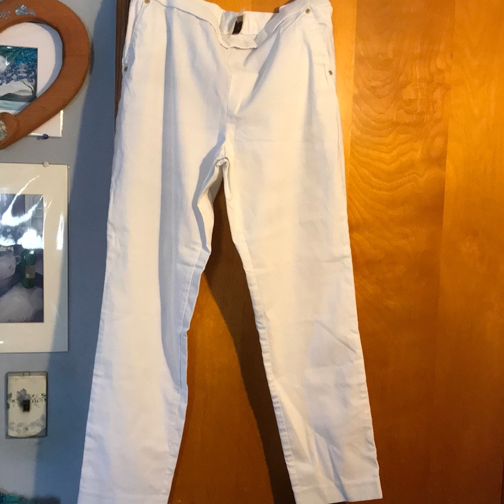 Anne Klein elastic waist white jeans